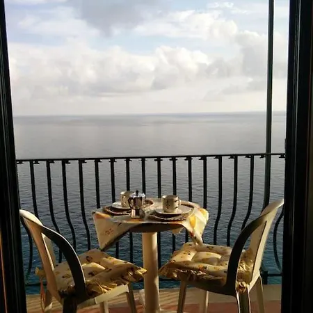 Pleasant With Charming Sea View 아파트 포지타노