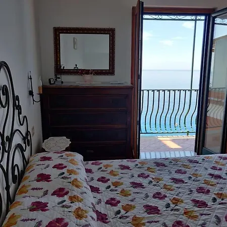 דירה Pleasant With Charming Sea View *