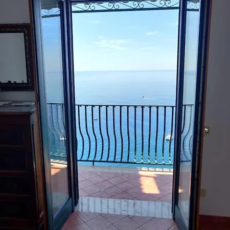 Pleasant With Charming Sea View Apartment Positano