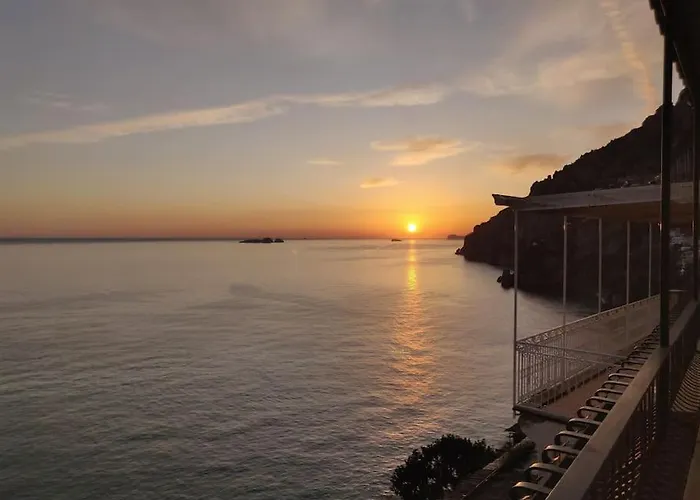 Pleasant With Charming Sea View Apartment Positano