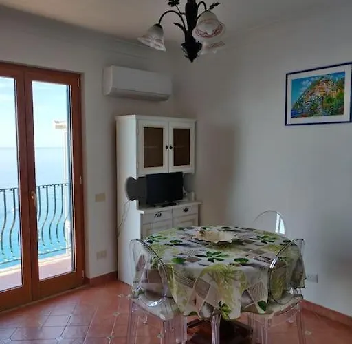 Pleasant With Charming Sea View *